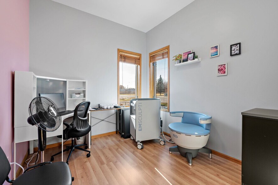 More Photos Of 16015 NE Central Ave, Ham Lake Office For Sale