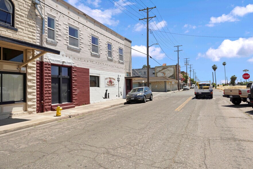 More Photos Of 2 N Main St, Lodi Storefront Retail Office For Sale