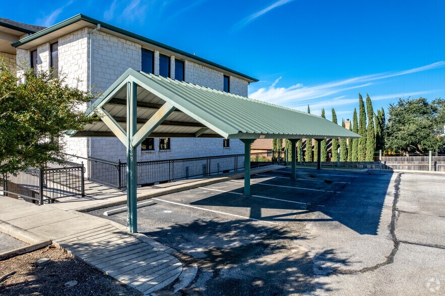 More Photos Of 1380 Pantheon Way, San Antonio Loft Creative Space For Lease