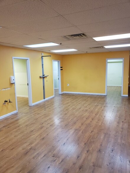 More Photos Of 25220 Northern Blvd, Little Neck Office For Sale