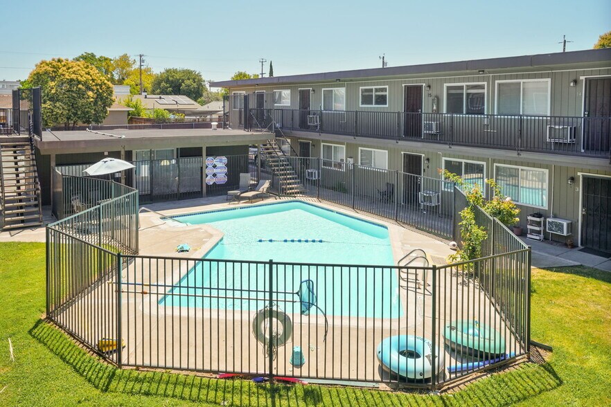 More Photos Of 1017 H St, Antioch Apartments For Sale