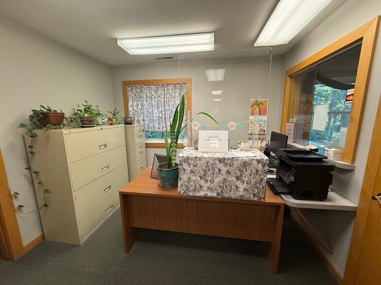 More Photos Of 8287-8289 Loop Rd, Baldwinsville Office For Lease