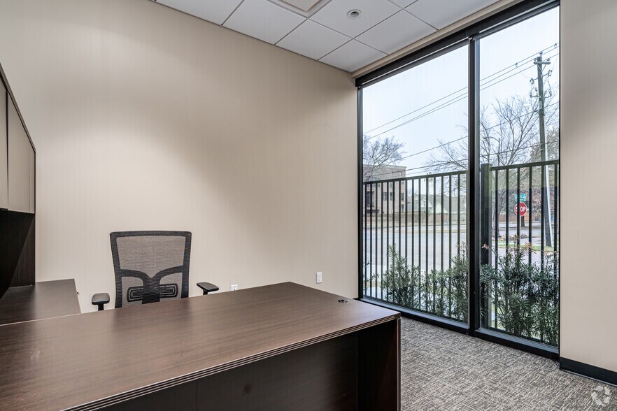 More Photos Of 190 TC Jester Blvd, Houston Office For Lease