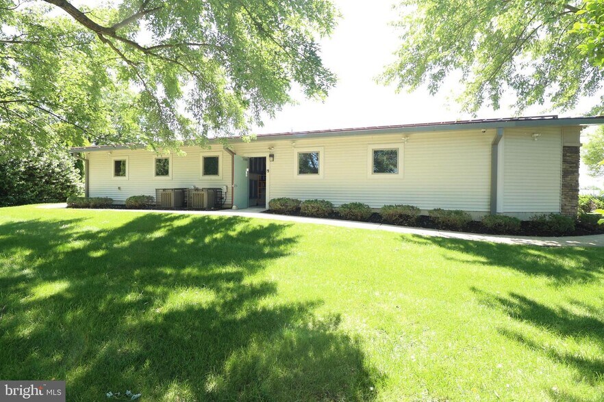 More Photos Of 399 Front St, Elmer Medical For Lease