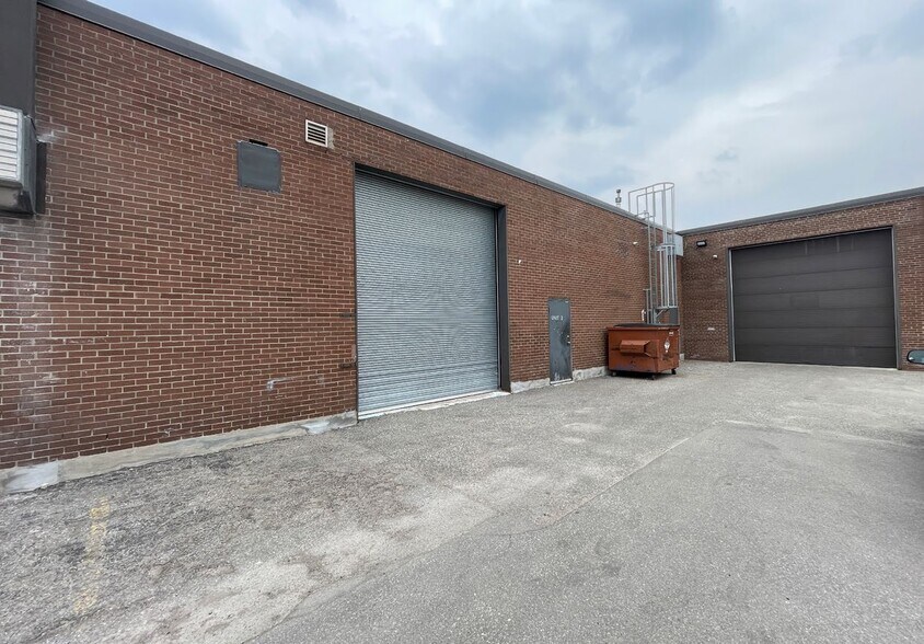 More Photos Of 51 Esna Park Dr, Markham Service For Lease