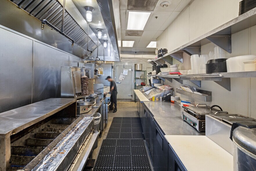 More Photos Of 8266 Firestone Blvd, Downey Restaurant For Lease