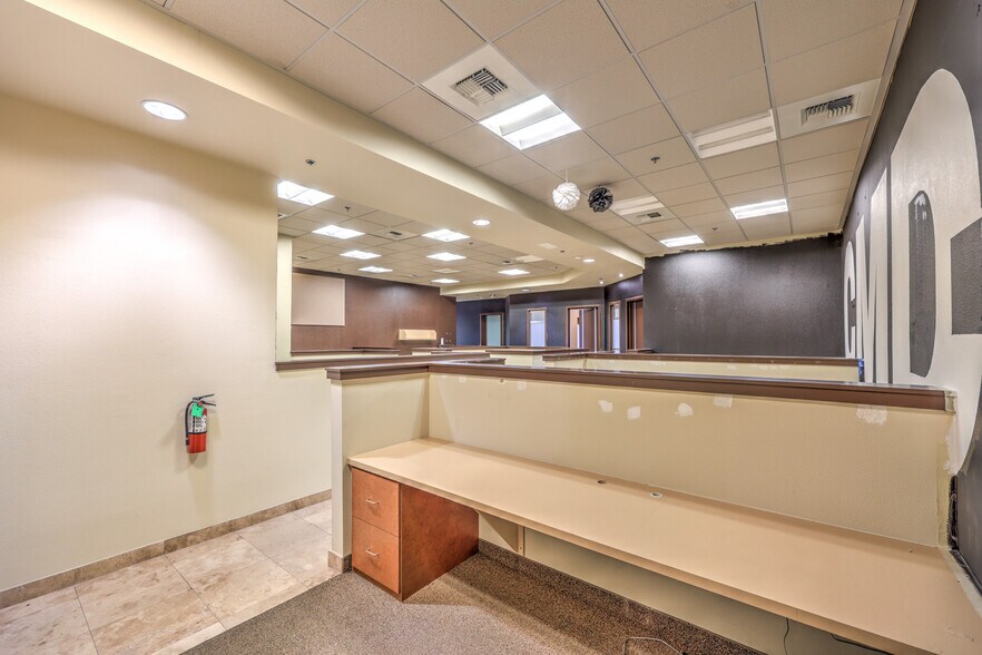 More Photos Of 955 Grier Dr, Las Vegas Light Distribution For Lease