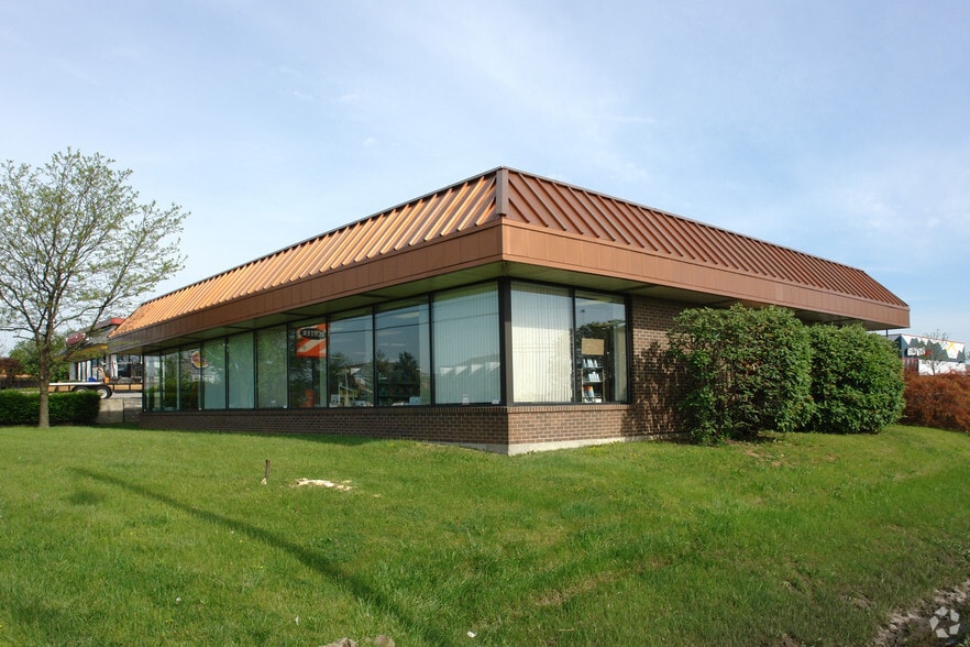 More Photos Of 12501 Shelbyville Rd, Louisville Unknown For Lease