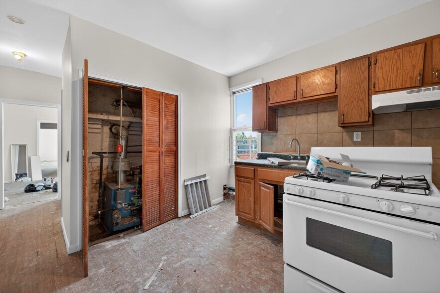 More Photos Of 661 S 18th St, Newark Apartments For Sale