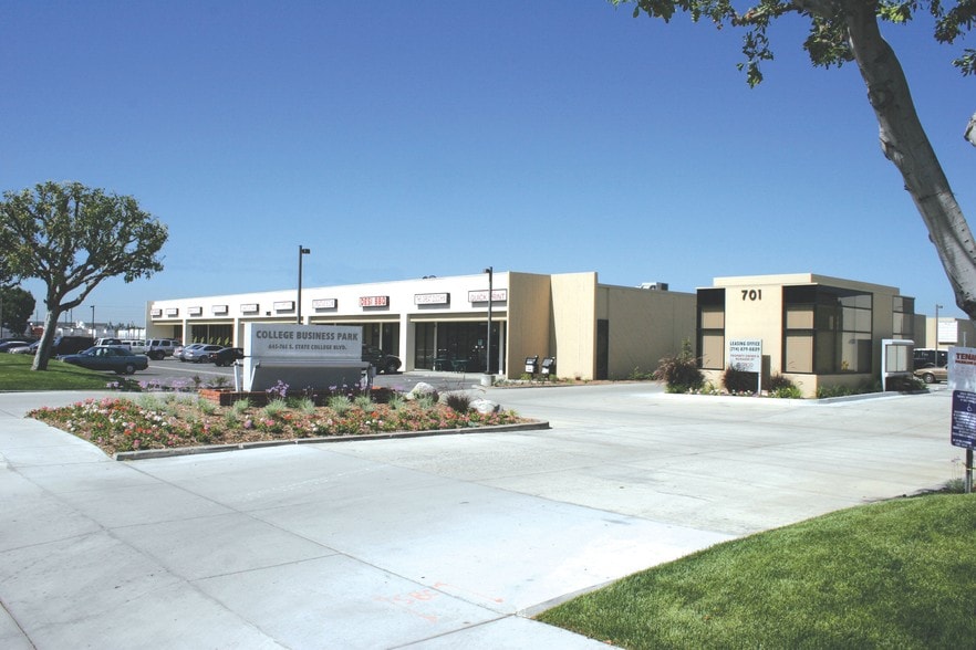 More Photos Of 667-759 S State College Blvd, Fullerton Unknown For Lease