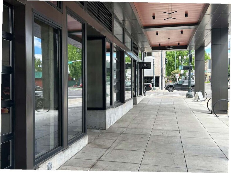 More Photos Of 77 NE Grand Ave, Portland Apartments For Lease