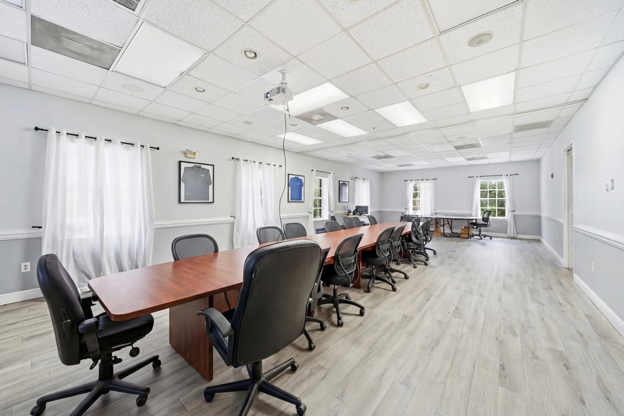 More Photos Of 1920 Boothe Cir, Longwood Office For Lease