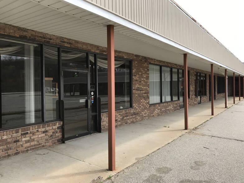 More Photos Of 50 Pleasant St, Norwich Storefront Retail Office For Lease