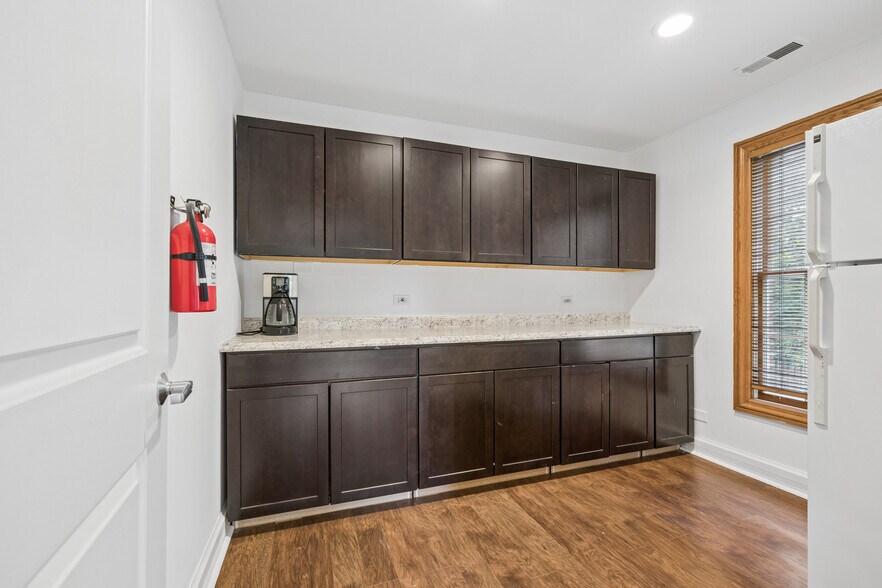 More Photos Of 4215 Kirchoff Rd, Rolling Meadows Office For Sale