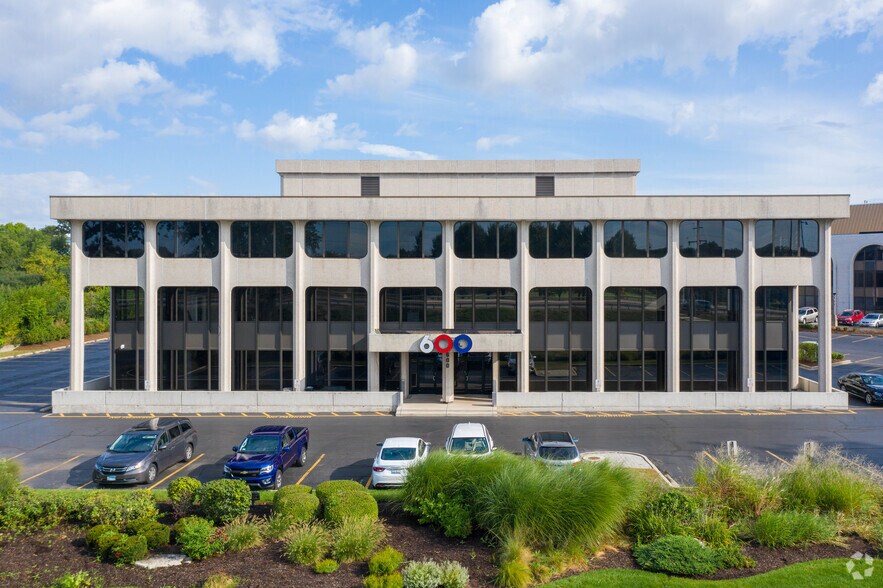 More Photos Of 600 22nd St, Oak Brook Office For Lease