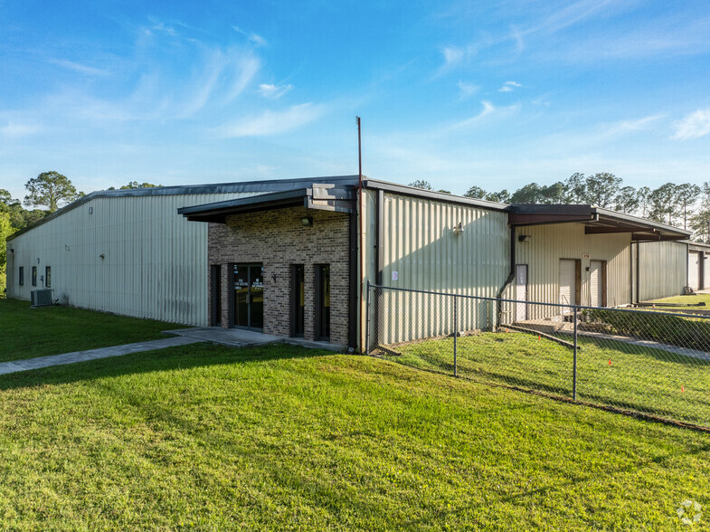 Primary Photo Of 2451 W New York Ave, Deland Warehouse For Lease