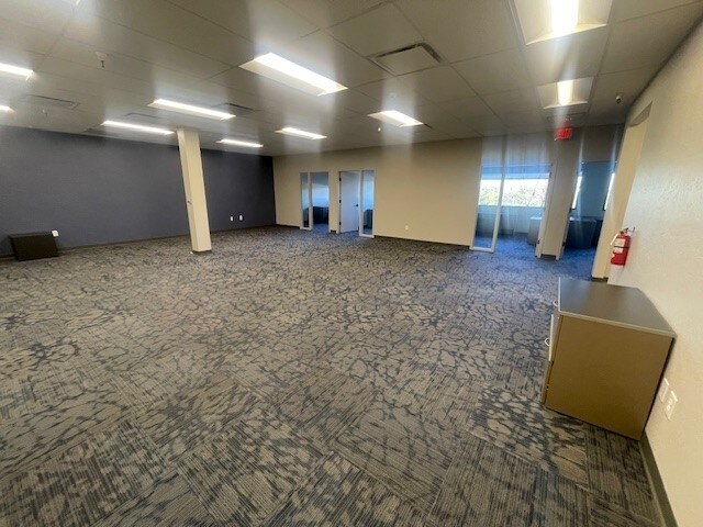 More Photos Of 155 E Shaw Ave, Fresno Office For Lease