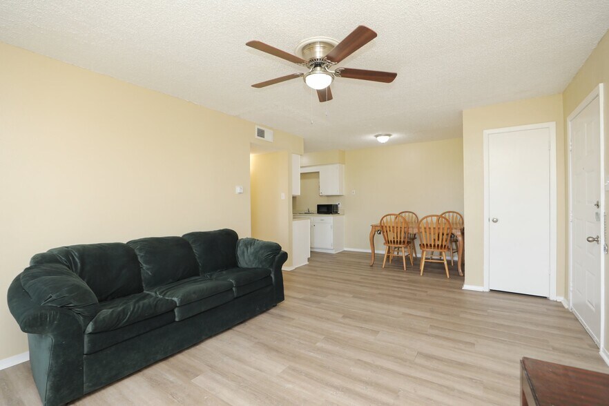 More Photos Of 2910 Old Lane City Rd, Wharton Apartments For Sale