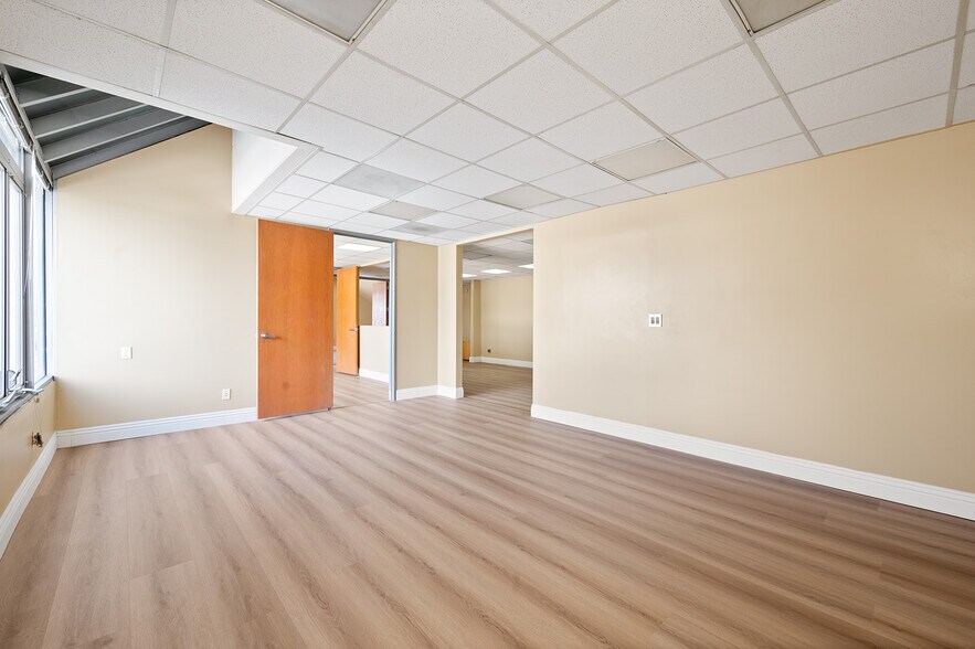 More Photos Of 2715 W 1st St, Santa Ana Unknown For Lease