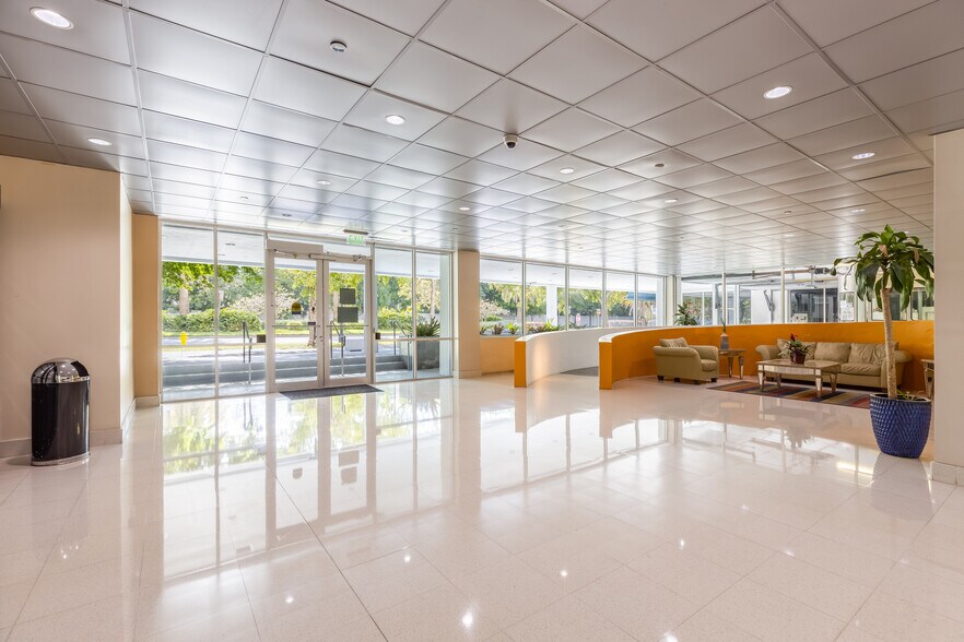 More Photos Of 4770 Biscayne Blvd, Miami Office For Sale