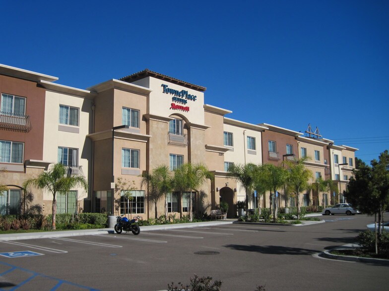 More Photos Of 2215 S Melrose Dr, Vista Freestanding For Lease