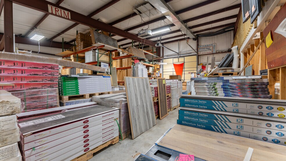 More Photos Of 19850 Houston Rd, Lebanon Showroom For Sale