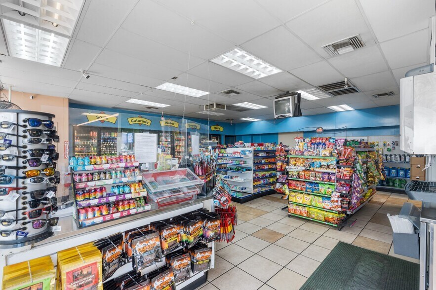 More Photos Of 33300 Bernard Dr, Kettleman City Freestanding For Sale