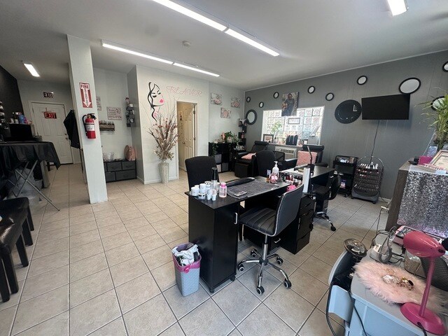 More Photos Of 5657 W Fullerton Ave, Chicago Apartments For Lease