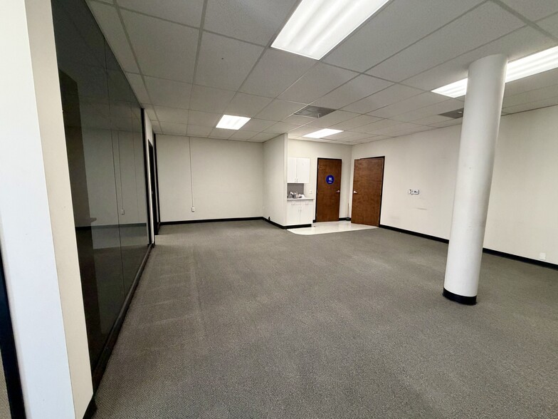 More Photos Of 2675 Junipero Ave, Signal Hill Warehouse For Lease