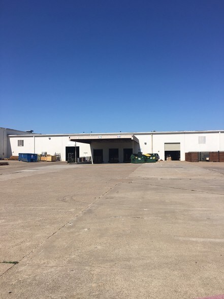 More Photos Of 1400 Everman Pky, Fort Worth Warehouse For Lease