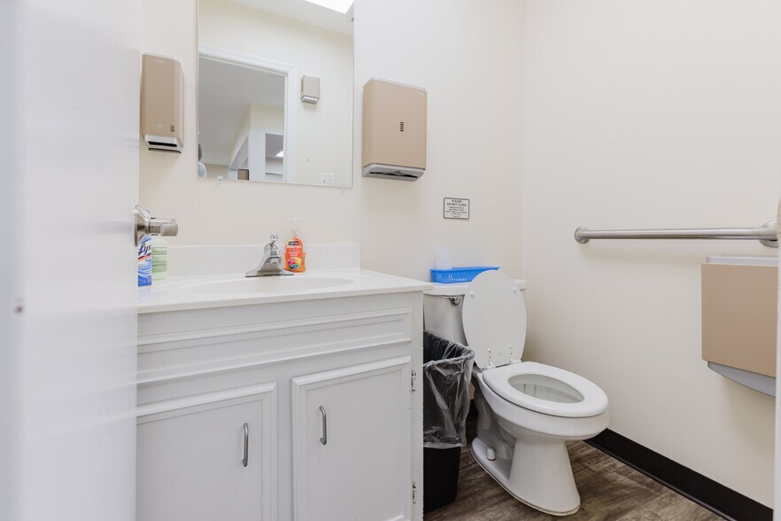 More Photos Of 412 E 4th Ave, Cordele Healthcare For Sale