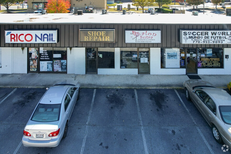 More Photos Of 2620 Cobb Pky SE, Smyrna General Retail For Lease