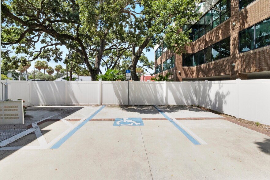 More Photos Of 326 S Hyde Park Ave, Tampa Office Residential For Sale