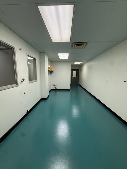 More Photos Of 1202 Industrial Dr, Warsaw Industrial For Sale