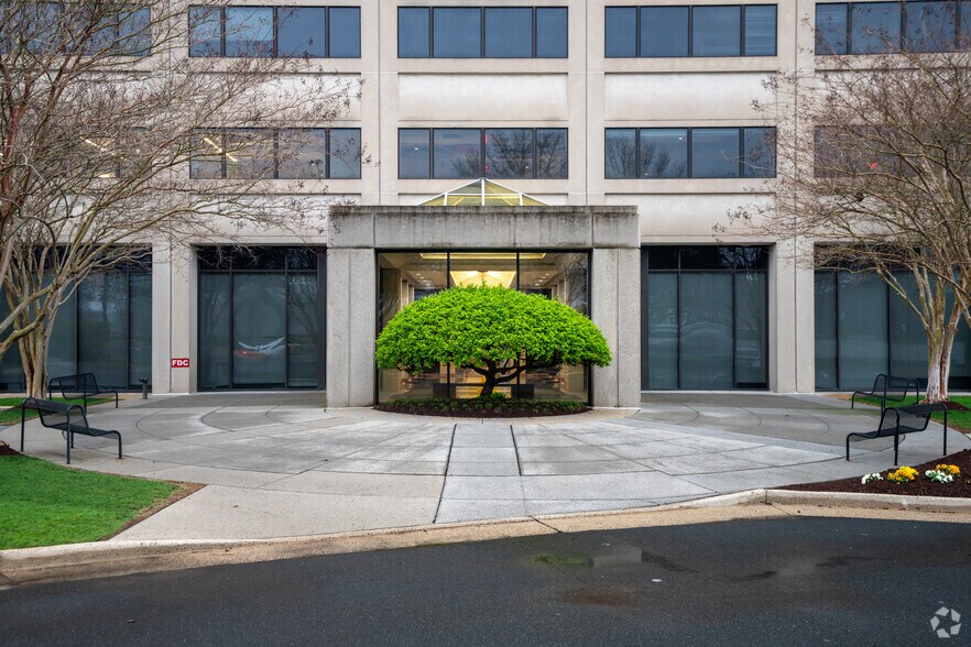 More Photos Of 11781 Lee Jackson Hwy, Fairfax Office For Lease