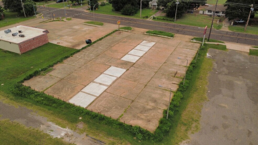 More Photos Of 9531 10th St, Midwest City Land For Lease