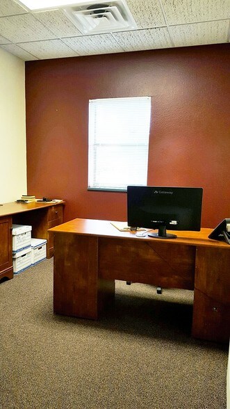 More Photos Of 1625 Manatee Ave E, Bradenton Storefront Retail Office For Sale