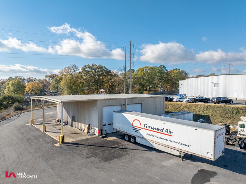 More Photos Of 309 Cash Memorial Blvd, Forest Park Distribution For Lease