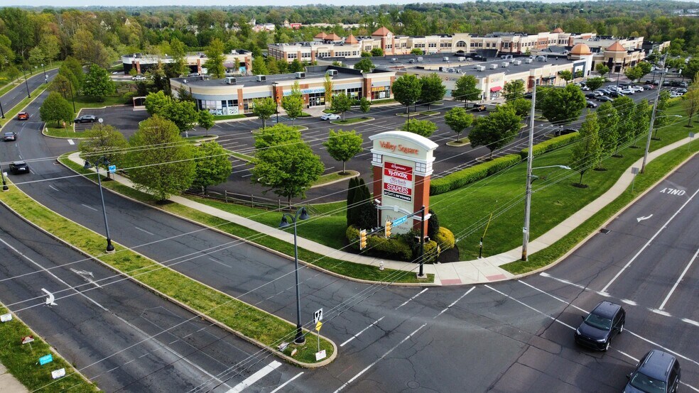 More Photos Of 1581-1593 Main St, Warrington Unknown For Lease