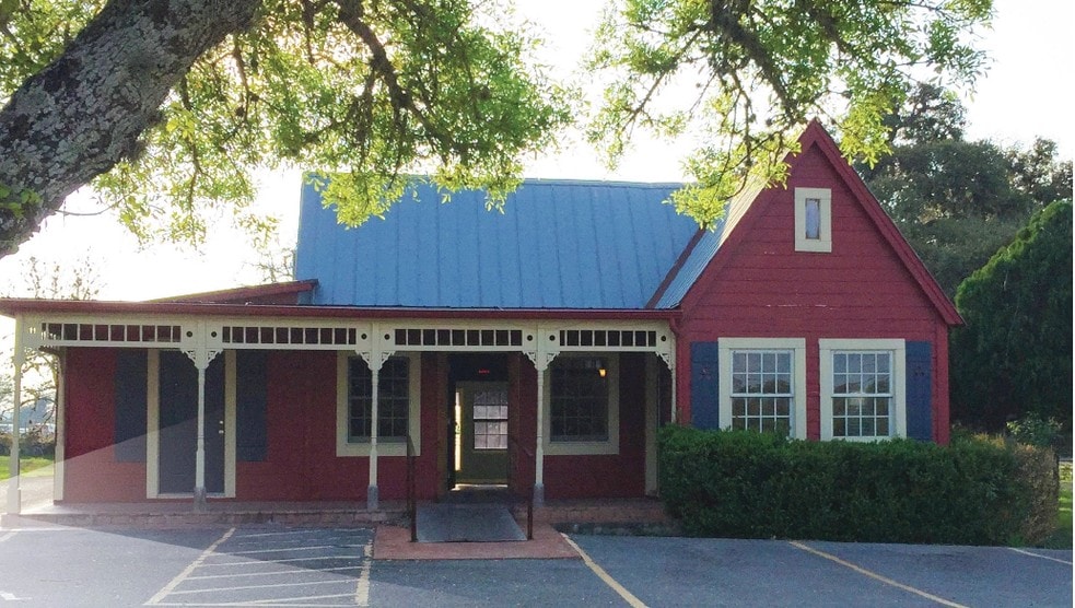 More Photos Of 118 Old San Antonio Rd, Boerne Storefront Retail Office For Sale