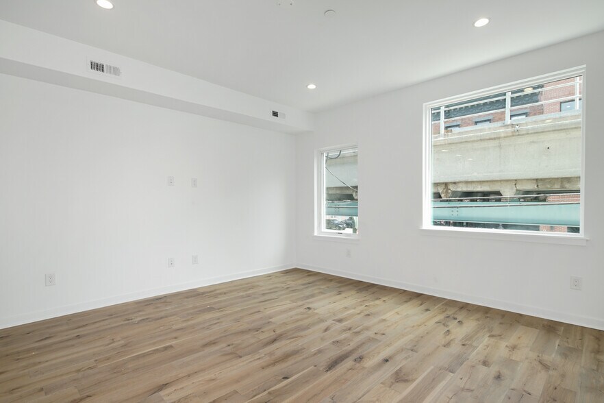 More Photos Of 1246 N Front St, Philadelphia Office For Sale