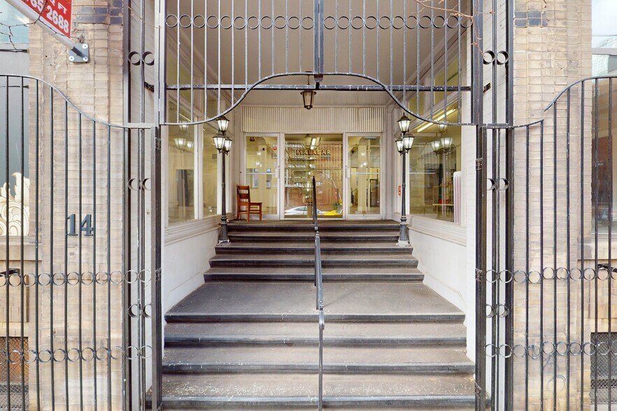 More Photos Of 10-14 Mccaul St, Toronto Office For Sale