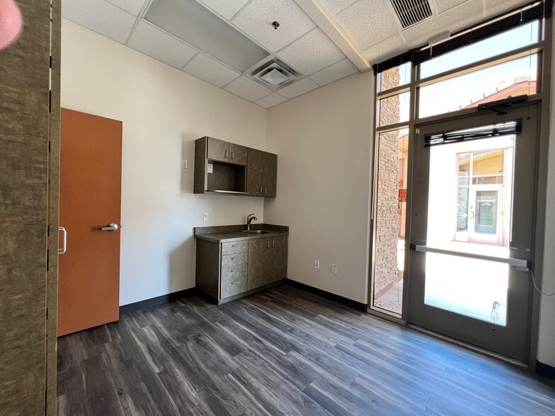 More Photos Of 9179 W Thunderbird Rd, Peoria Medical For Sale