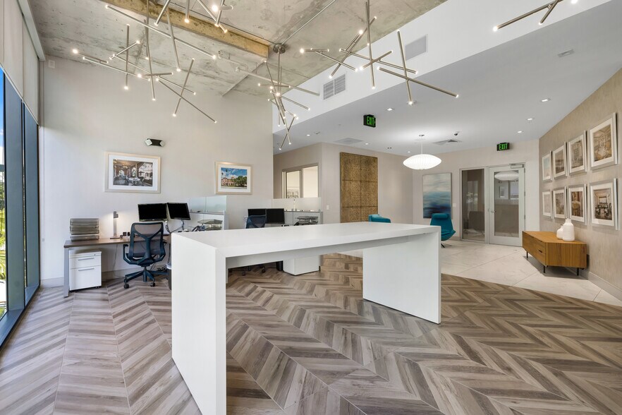 More Photos Of 2920-2950 NE 207th St, Aventura Unknown For Lease