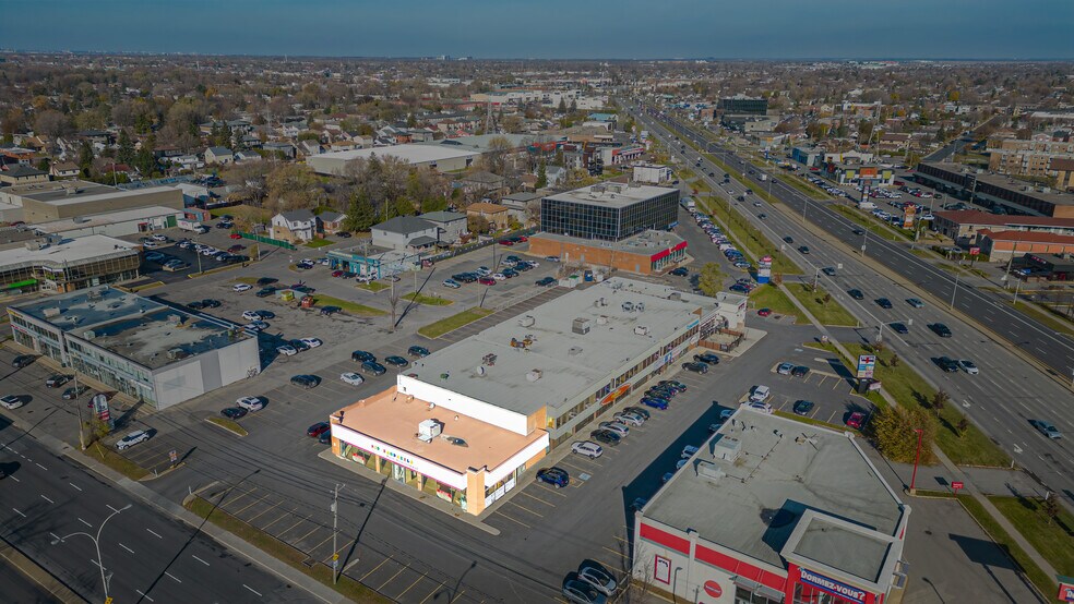 More Photos Of 6400 Boul Taschereau, Brossard Storefront Retail Office For Lease