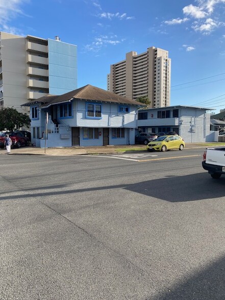 Primary Photo Of 2831 Winam Ave, Honolulu Apartments For Sale