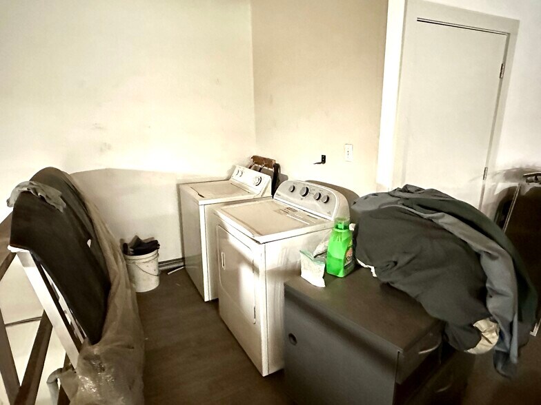 More Photos Of 4630 61 St, Red Deer Warehouse For Lease