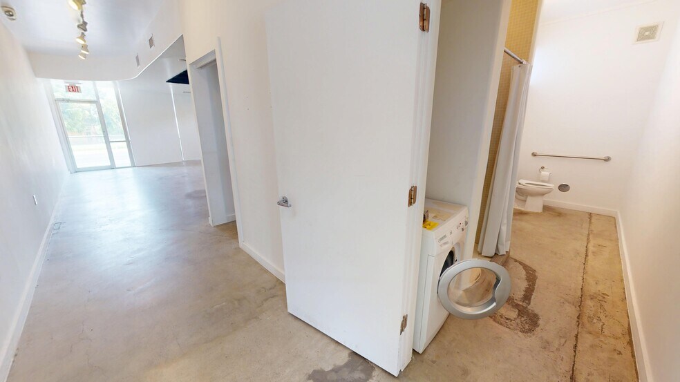 More Photos Of 508 E 53rd St, Austin Loft Creative Space For Lease