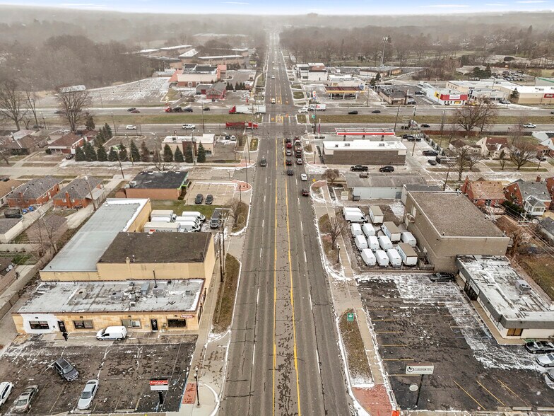 More Photos Of 24101 W Warren St, Dearborn Heights Freestanding For Sale