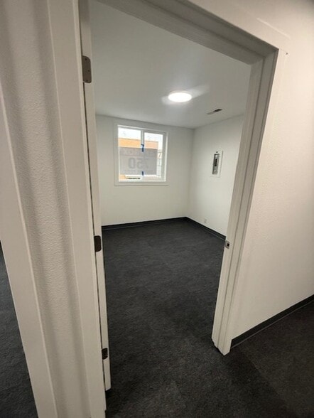 More Photos Of 7817 Pacific Ave, Tacoma Office For Sale